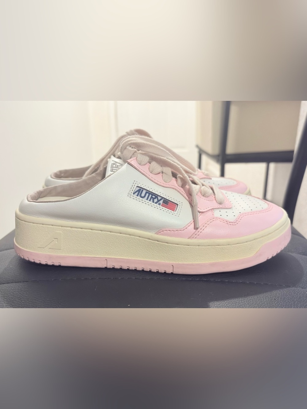 Autry Women's Pink & White Low-Top Slip-On Sneaker